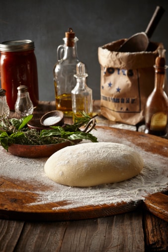 Ingrédients pour la pâte à pizza. Source image : Gettyimages